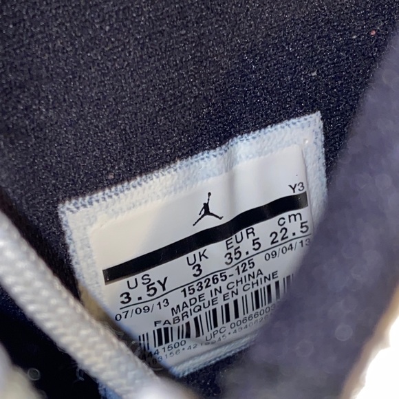 Air Jordan 12 taxi size 3.5y 2013 version - Picture 9 of 11